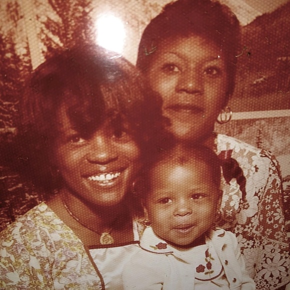 Meet your Posher, Helen - Picture 1 of 1